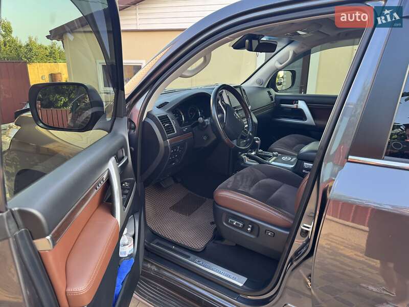 Внедорожник / Кроссовер Toyota Land Cruiser 2019 в Горишних Плавнях