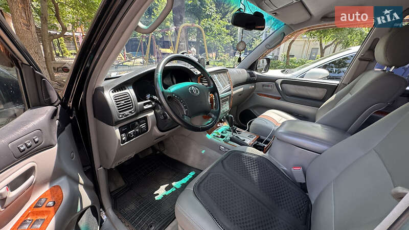 Внедорожник / Кроссовер Toyota Land Cruiser 2004 в Одессе