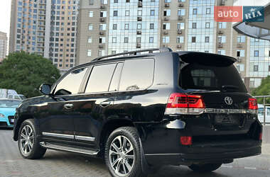 Внедорожник / Кроссовер Toyota Land Cruiser 2020 в 