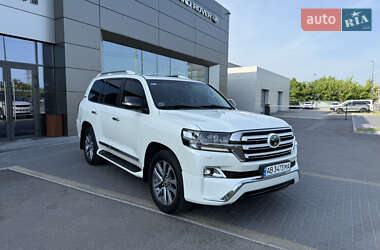 Позашляховик / Кросовер Toyota Land Cruiser 2017 в 