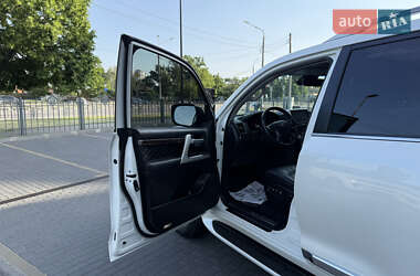 Позашляховик / Кросовер Toyota Land Cruiser 2017 в 