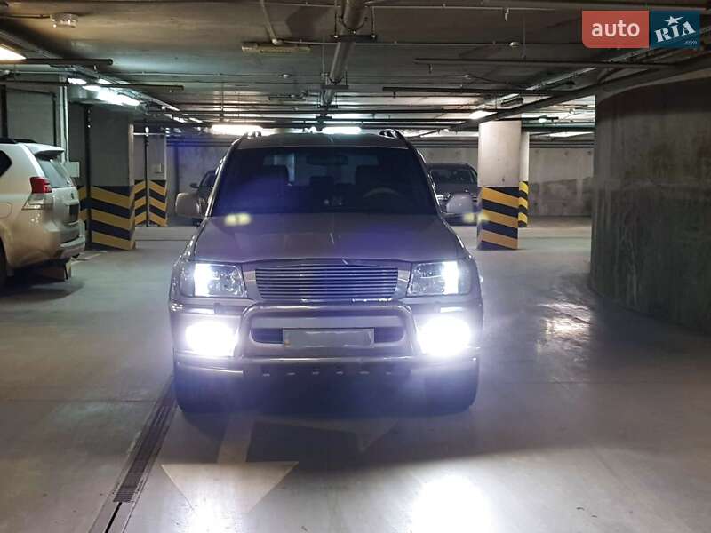 Внедорожник / Кроссовер Toyota Land Cruiser 2002 в Киеве