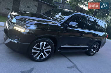 Внедорожник / Кроссовер Toyota Land Cruiser 2008 в 