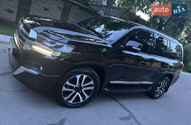 Внедорожник / Кроссовер Toyota Land Cruiser 2008 в 