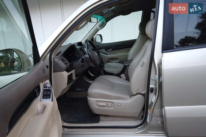 Внедорожник / Кроссовер Toyota Land Cruiser 2008 в Киеве