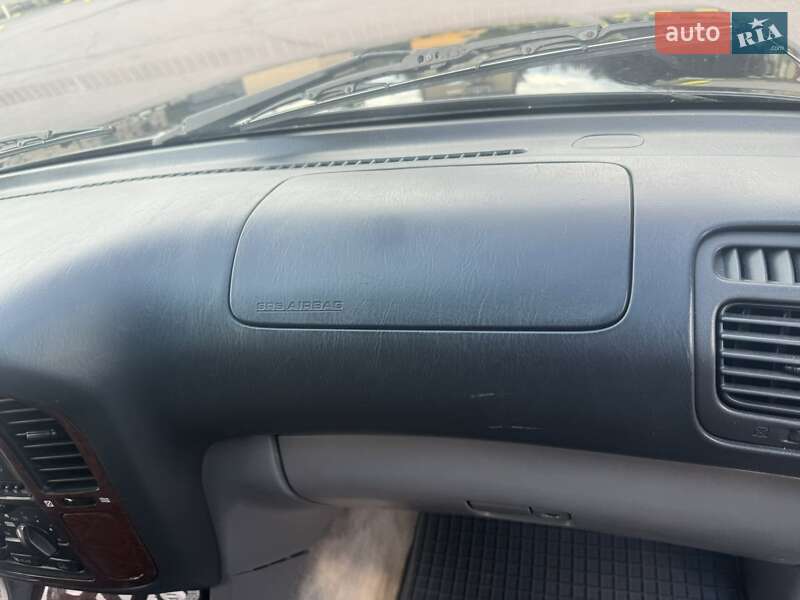 Внедорожник / Кроссовер Toyota Land Cruiser 1998 в Тячеве