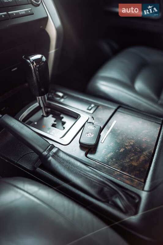 Внедорожник / Кроссовер Toyota Land Cruiser 2008 в Ужгороде