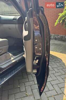 Внедорожник / Кроссовер Toyota Land Cruiser 2004 в 