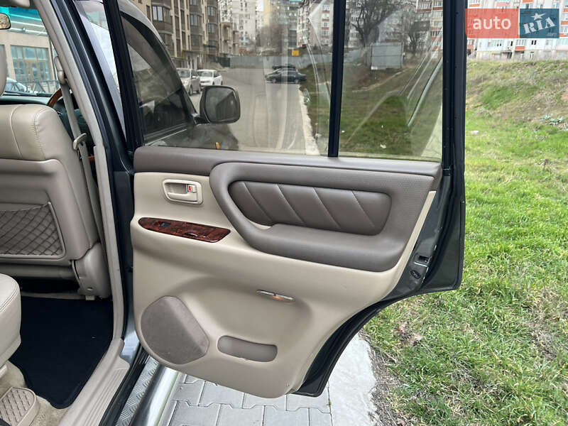 Внедорожник / Кроссовер Toyota Land Cruiser 1999 в Черноморске