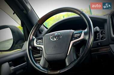 Внедорожник / Кроссовер Toyota Land Cruiser 2020 в 
