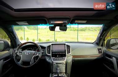 Внедорожник / Кроссовер Toyota Land Cruiser 2020 в 
