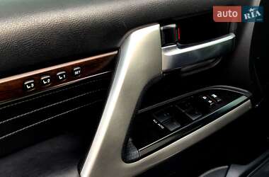Внедорожник / Кроссовер Toyota Land Cruiser 2020 в 
