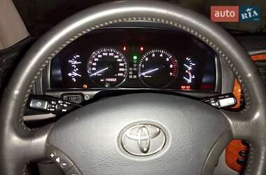 Внедорожник / Кроссовер Toyota Land Cruiser 2004 в 