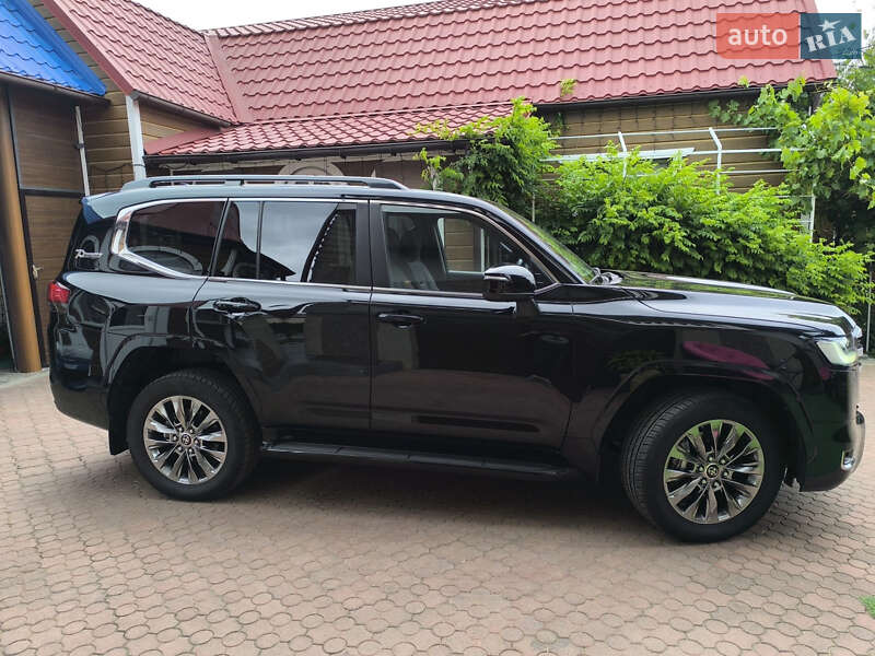 Внедорожник / Кроссовер Toyota Land Cruiser 2022 в Киеве