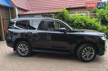 Внедорожник / Кроссовер Toyota Land Cruiser 2022 в 