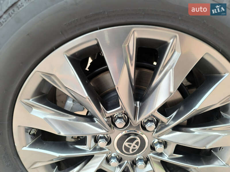 Внедорожник / Кроссовер Toyota Land Cruiser 2022 в Киеве