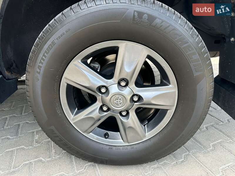 Внедорожник / Кроссовер Toyota Land Cruiser 2005 в Днепре фото 8 Внедорожник / Кроссовер Toyota Land Cruiser 2005 в Днепре