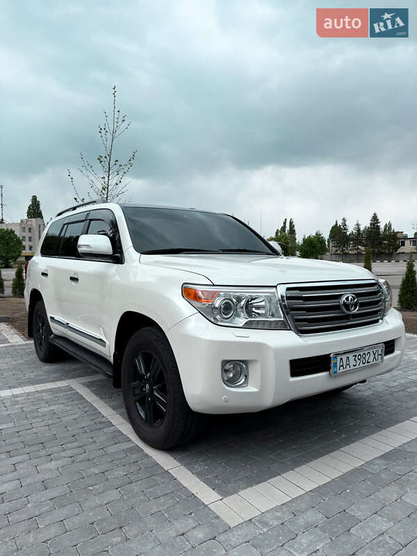 Toyota Land Cruiser 2013