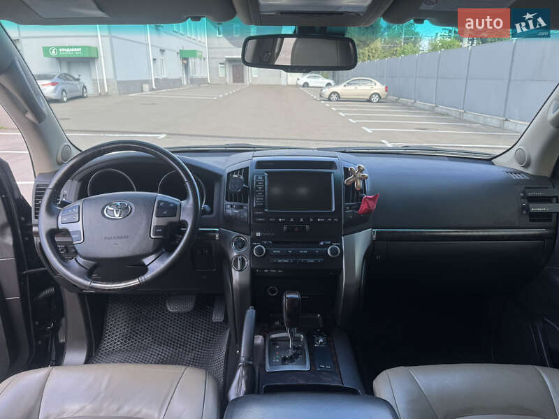 Внедорожник / Кроссовер Toyota Land Cruiser 2011 в Киеве фото 10 Внедорожник / Кроссовер Toyota Land Cruiser 2011 в Киеве