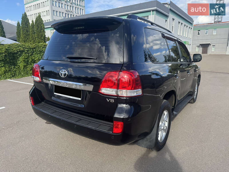 Внедорожник / Кроссовер Toyota Land Cruiser 2011 в Киеве фото 6 Внедорожник / Кроссовер Toyota Land Cruiser 2011 в Киеве