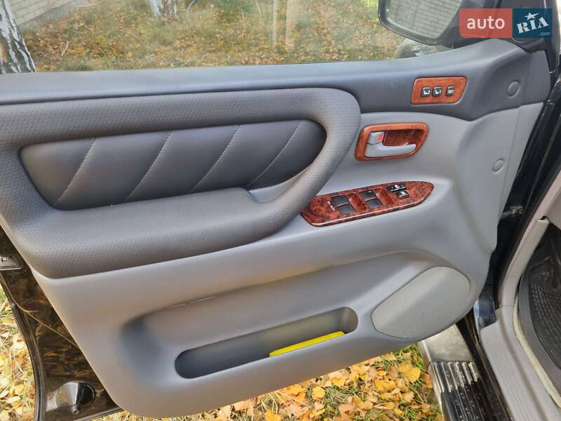 Позашляховик / Кросовер Toyota Land Cruiser 2001 в Дніпрі