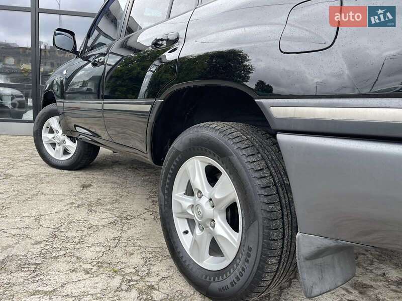 Внедорожник / Кроссовер Toyota Land Cruiser 2002 в Киеве