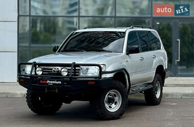 Внедорожник / Кроссовер Toyota Land Cruiser 2006 в Харькове