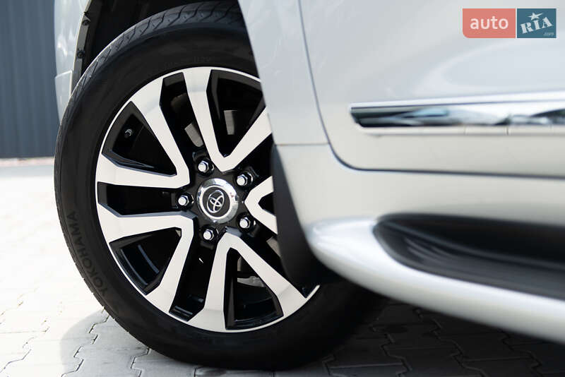 Внедорожник / Кроссовер Toyota Land Cruiser 2018 в Мукачево