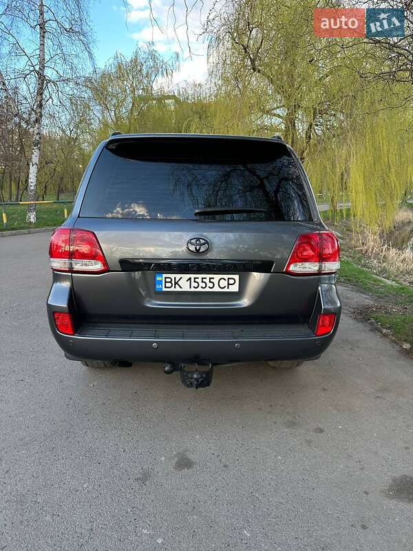 Внедорожник / Кроссовер Toyota Land Cruiser 2008 в Ровно фото 7 Внедорожник / Кроссовер Toyota Land Cruiser 2008 в Ровно