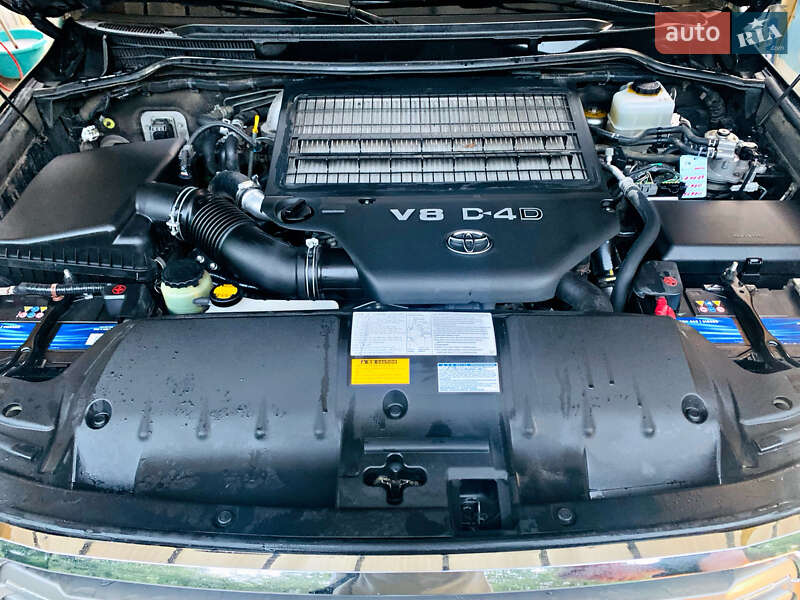 Внедорожник / Кроссовер Toyota Land Cruiser 2013 в Черновцах