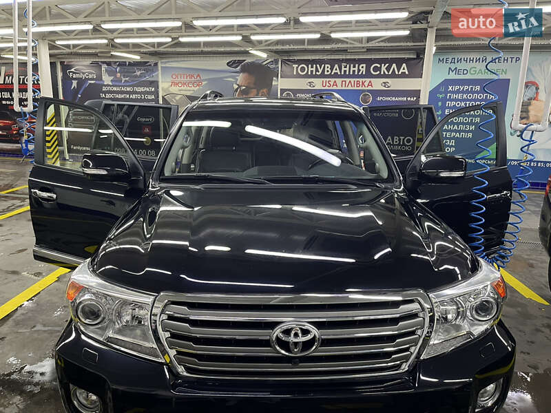 Toyota Land Cruiser 2013