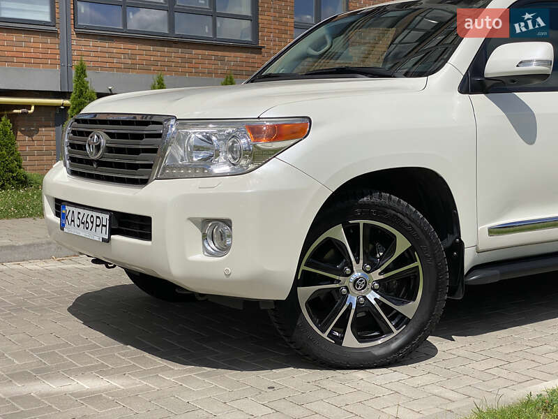 Позашляховик / Кросовер Toyota Land Cruiser 2013 в Києві