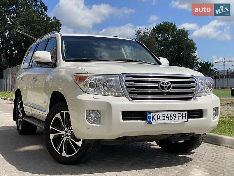 Toyota Land Cruiser 2013
