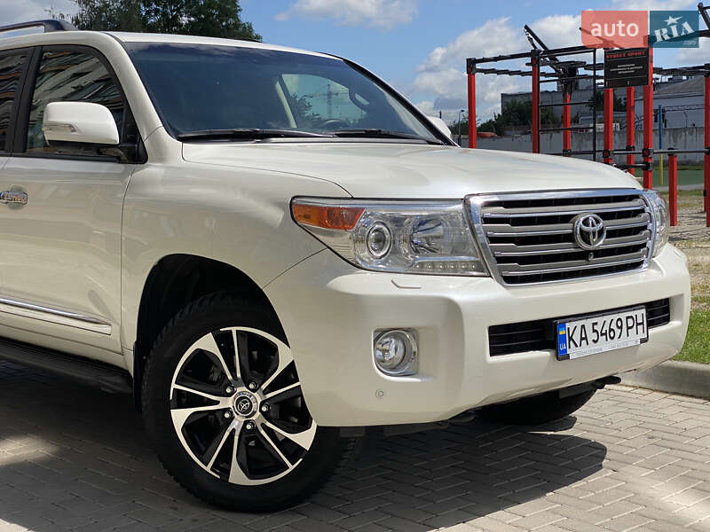 Позашляховик / Кросовер Toyota Land Cruiser 2013 в Києві