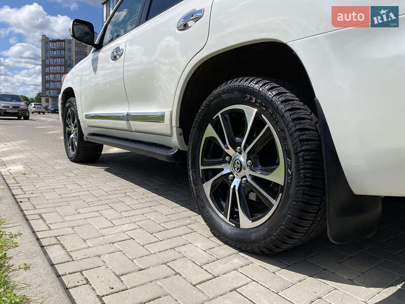 Позашляховик / Кросовер Toyota Land Cruiser 2013 в Києві