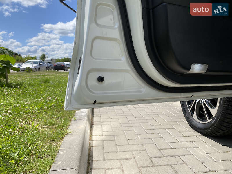Позашляховик / Кросовер Toyota Land Cruiser 2013 в Києві