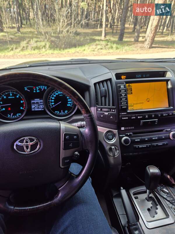 Внедорожник / Кроссовер Toyota Land Cruiser 2011 в Киеве