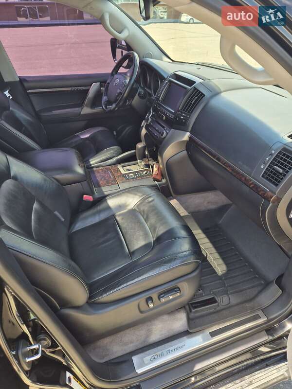 Внедорожник / Кроссовер Toyota Land Cruiser 2011 в Киеве