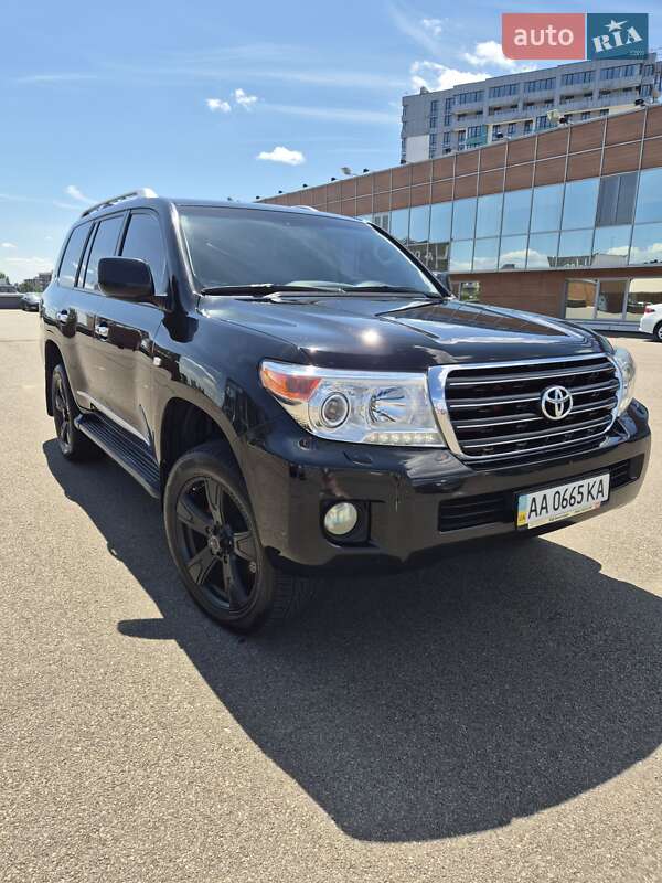 Внедорожник / Кроссовер Toyota Land Cruiser 2011 в Киеве