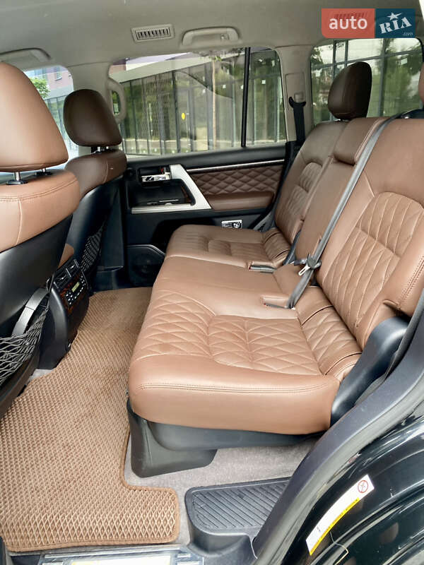 Внедорожник / Кроссовер Toyota Land Cruiser 2012 в Сваляве
