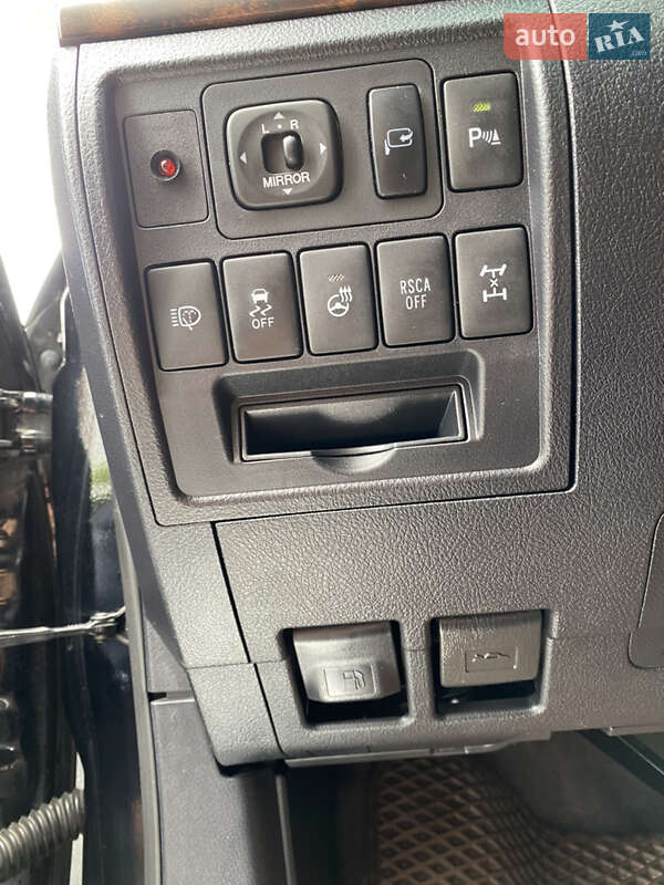 Внедорожник / Кроссовер Toyota Land Cruiser 2012 в Сваляве