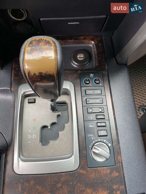 Внедорожник / Кроссовер Toyota Land Cruiser 2012 в Сваляве