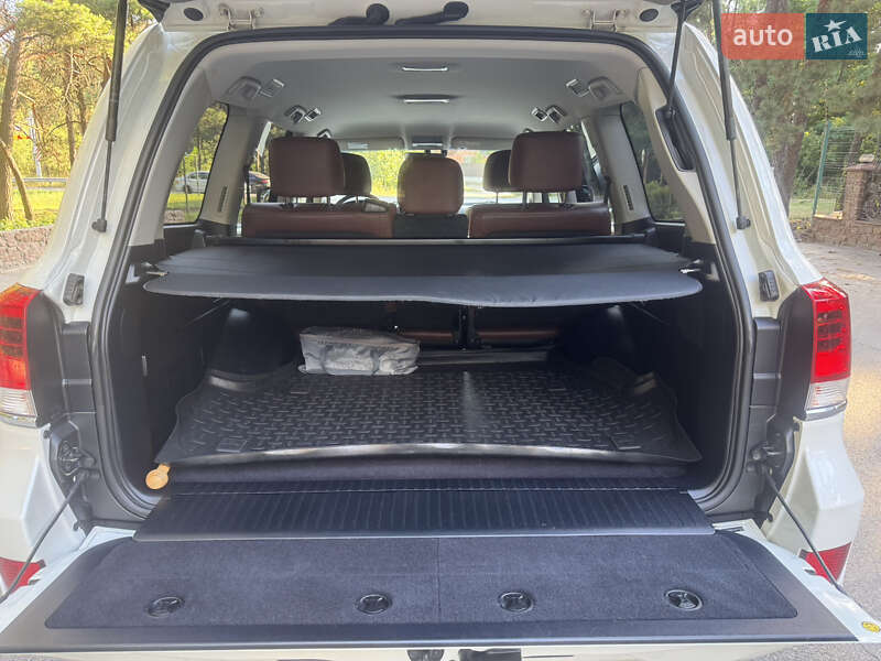 Внедорожник / Кроссовер Toyota Land Cruiser 2017 в Киеве фото 12 Внедорожник / Кроссовер Toyota Land Cruiser 2017 в Киеве