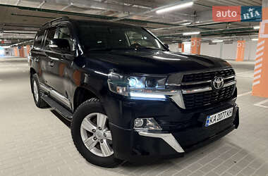 Внедорожник / Кроссовер Toyota Land Cruiser 2012 в 
