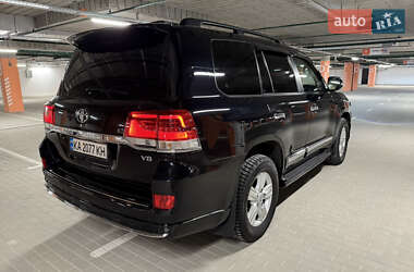 Внедорожник / Кроссовер Toyota Land Cruiser 2012 в 