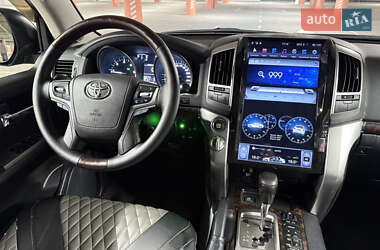 Внедорожник / Кроссовер Toyota Land Cruiser 2012 в 