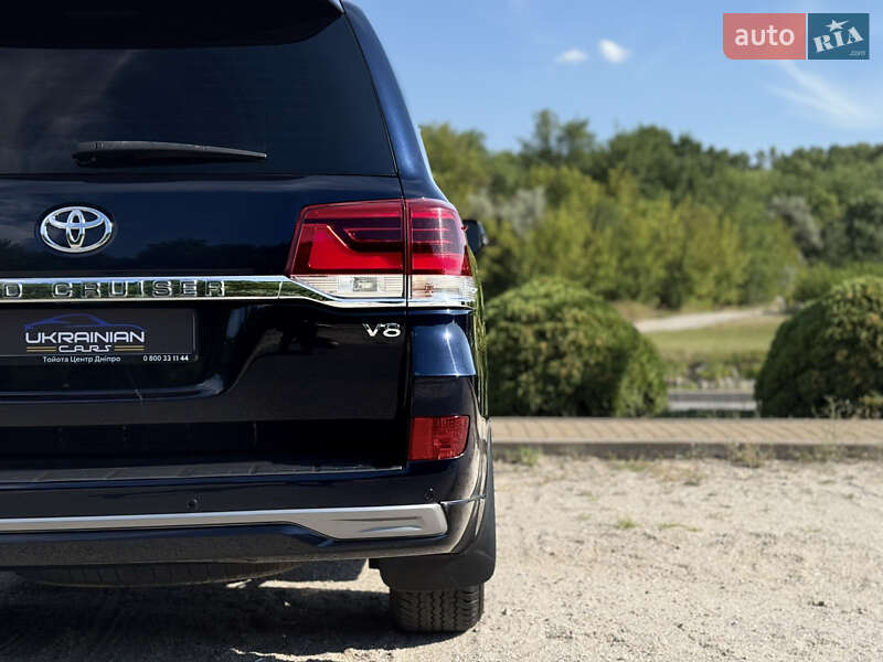 Внедорожник / Кроссовер Toyota Land Cruiser 2016 в Днепре