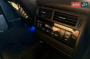 Внедорожник / Кроссовер Toyota Land Cruiser 2020 в 
