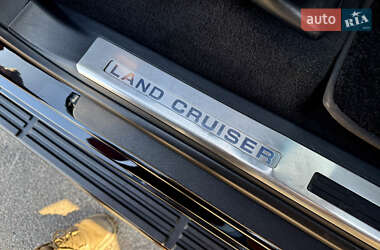 Внедорожник / Кроссовер Toyota Land Cruiser 2020 в 