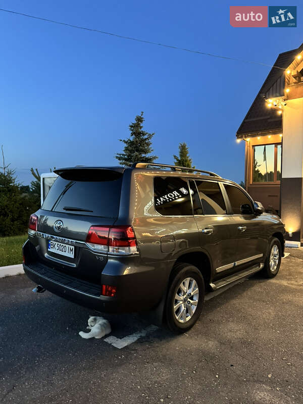 Внедорожник / Кроссовер Toyota Land Cruiser 2019 в Рокитном